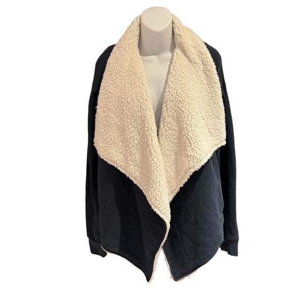 Abercrombie & Fitch Sweaters - Abercrombie Teddy Sharpa Cardigan M/L